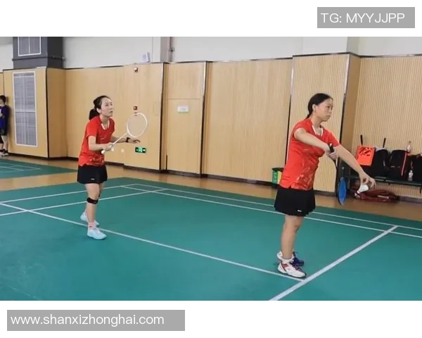 重庆网球队与北京网球队赛后复盘分析灵活性表现及战术调整探讨 重庆网球队与北京网球队赛后复盘分析灵活性表现及战术调整探讨